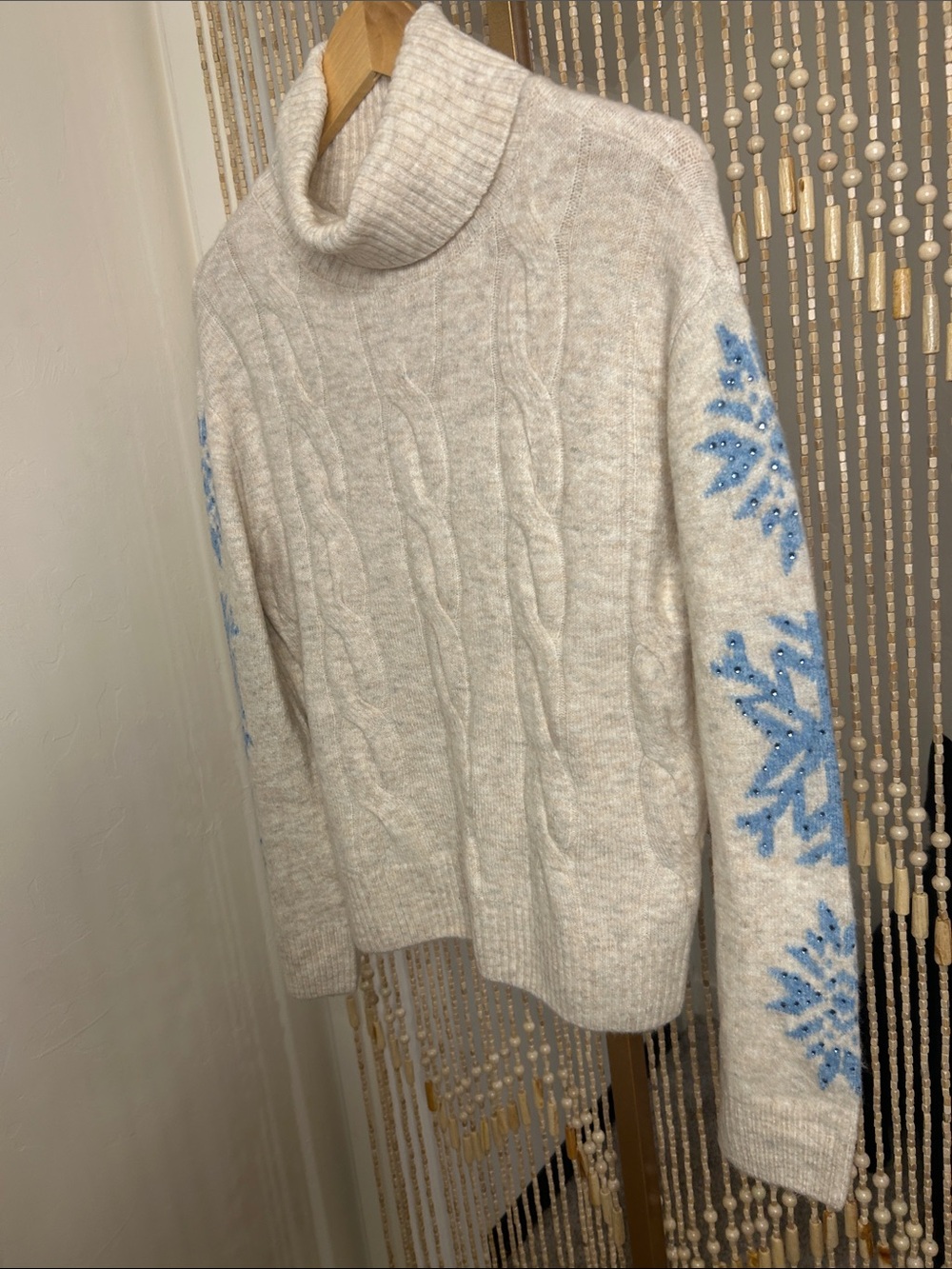 1. State Cream Cable-Knit Turtleneck Sweater with Blue Snowflake Sleeves - Picture 4 of 6